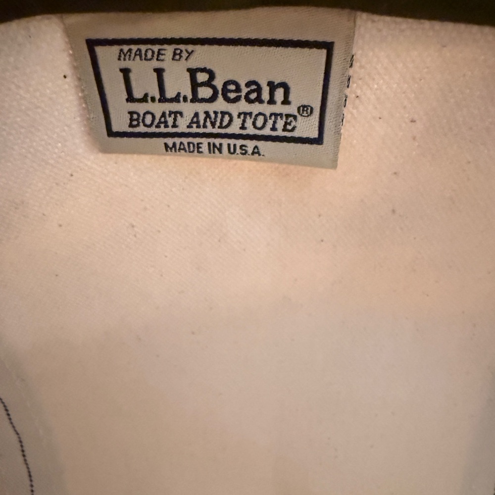 L.L. Bean Boat and Tote®, Zip-Top NWT Size Large - Picture 4 of 4